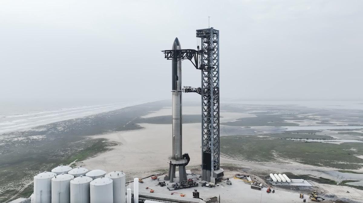 A fully stacked Starship rocket on the launch pad. Credit: SpaceX